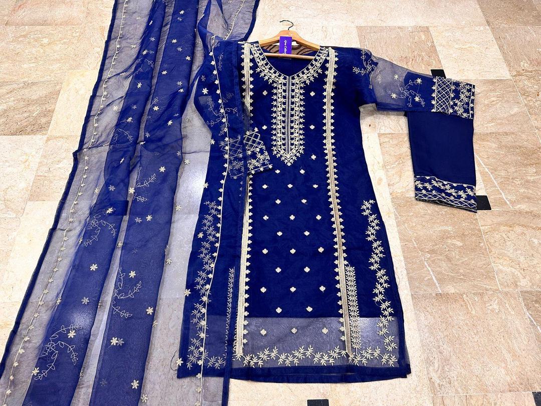 3 Pcs Women's Stitched Embroidered Suit